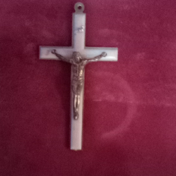 Silver Crucifix Pendant Necklace - Picture 1 of 5